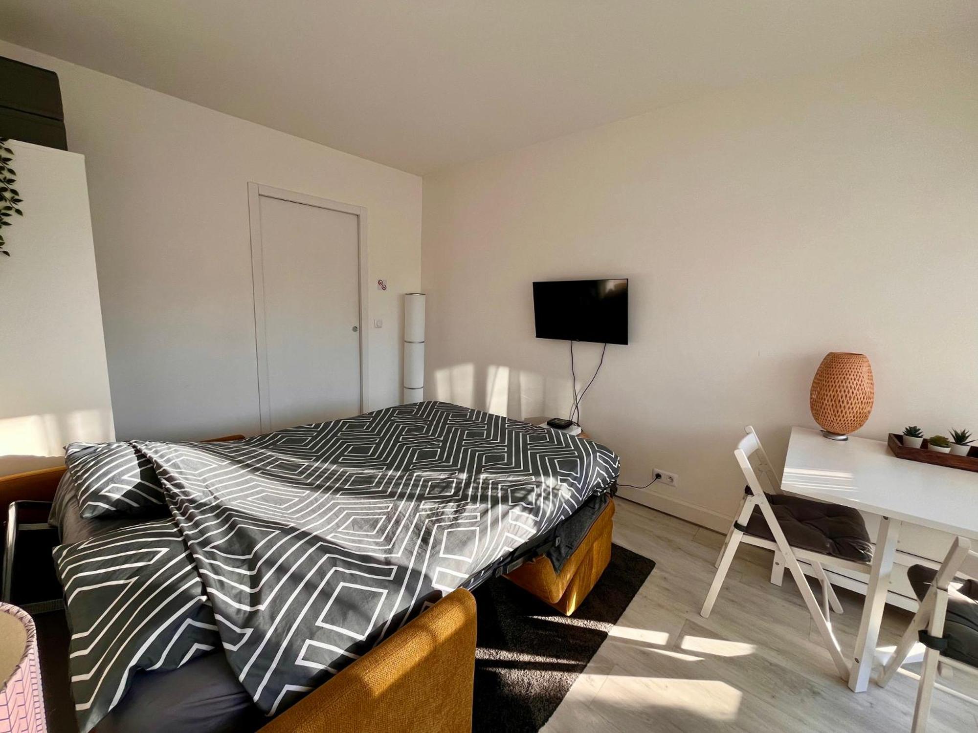 Hanahome 2 Adultes Parking Prive Business & Tourisme Le Chesnay  Bagian luar foto